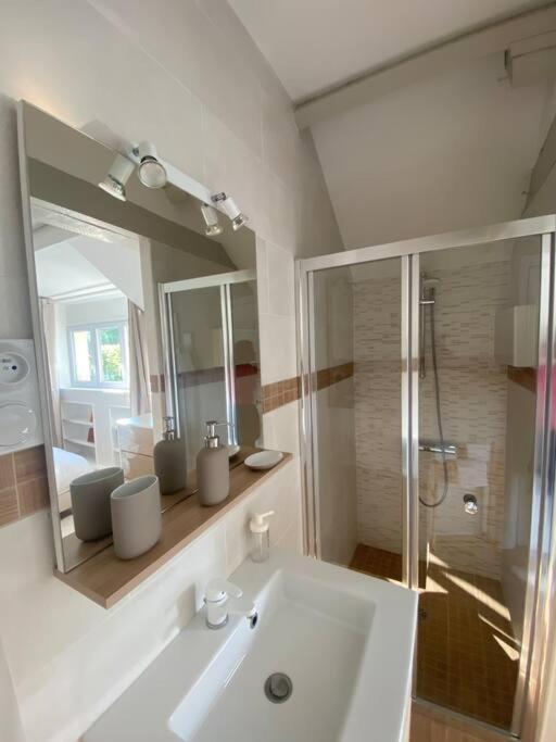 Le Des Vaux Avec Cheminee, Sauna Et Jacuzzi Dans Un Parc Arbore * Senlisse